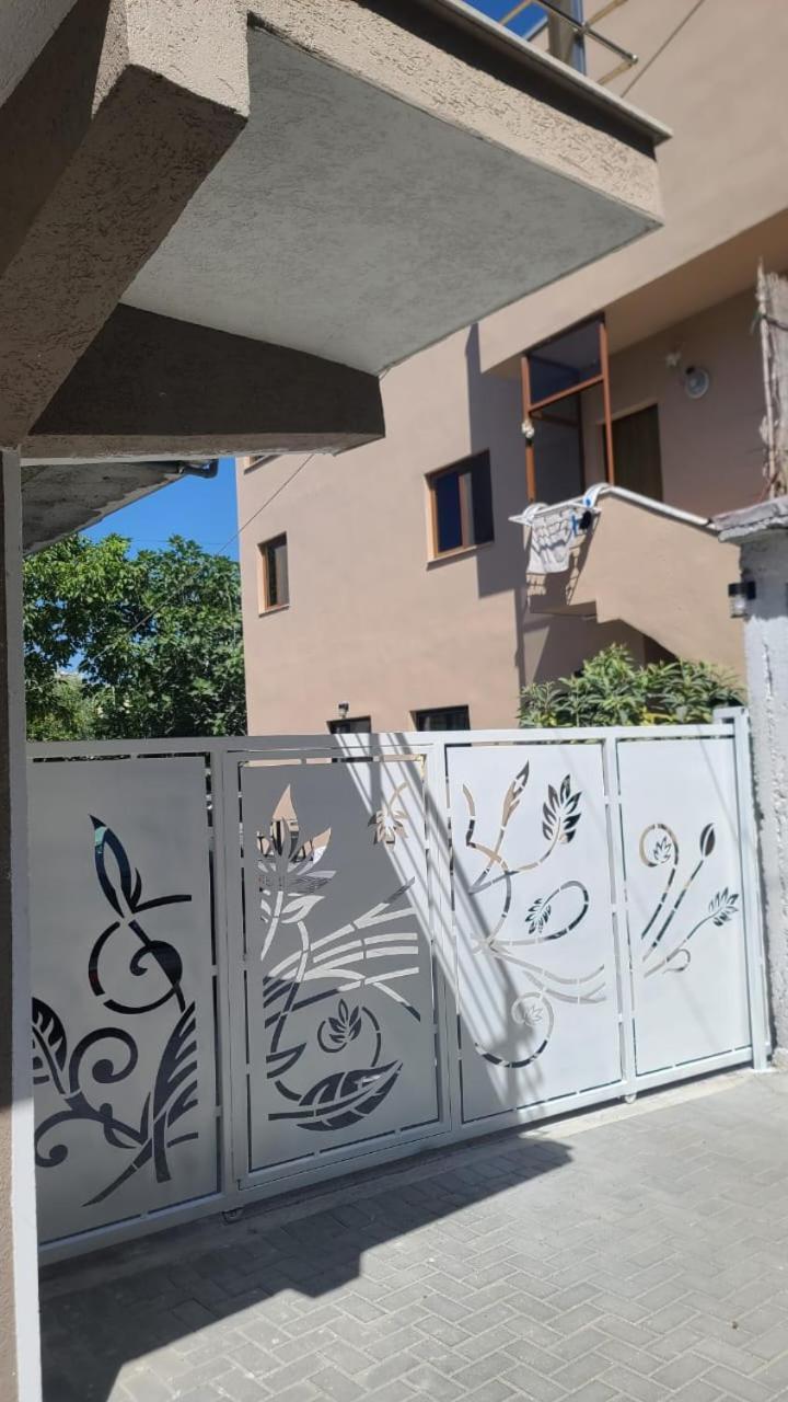 Guest House Tian & Hojz Dıraç Dış mekan fotoğraf